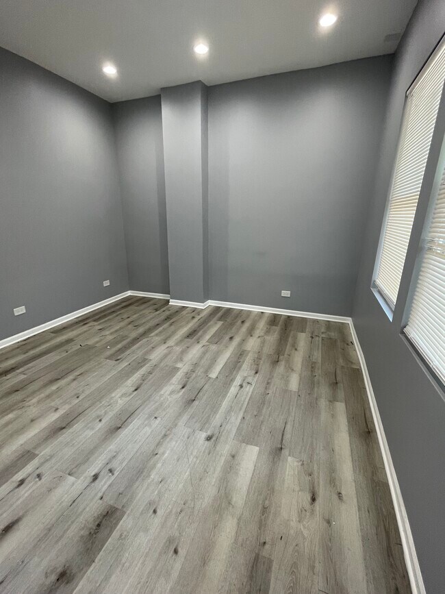 Building Photo - 3130 W Arthington St