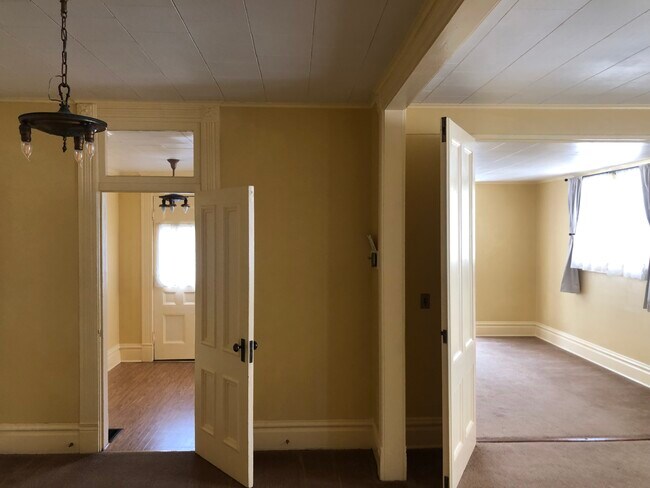 Entry & sitting room from kitchen - 30 NE Stanton St
