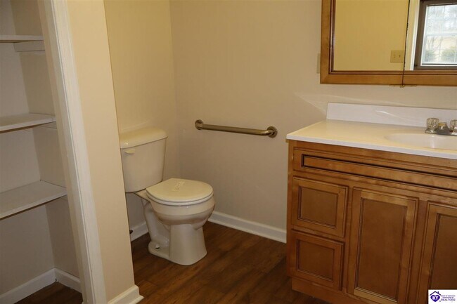 Building Photo - 4484 Rineyville Rd