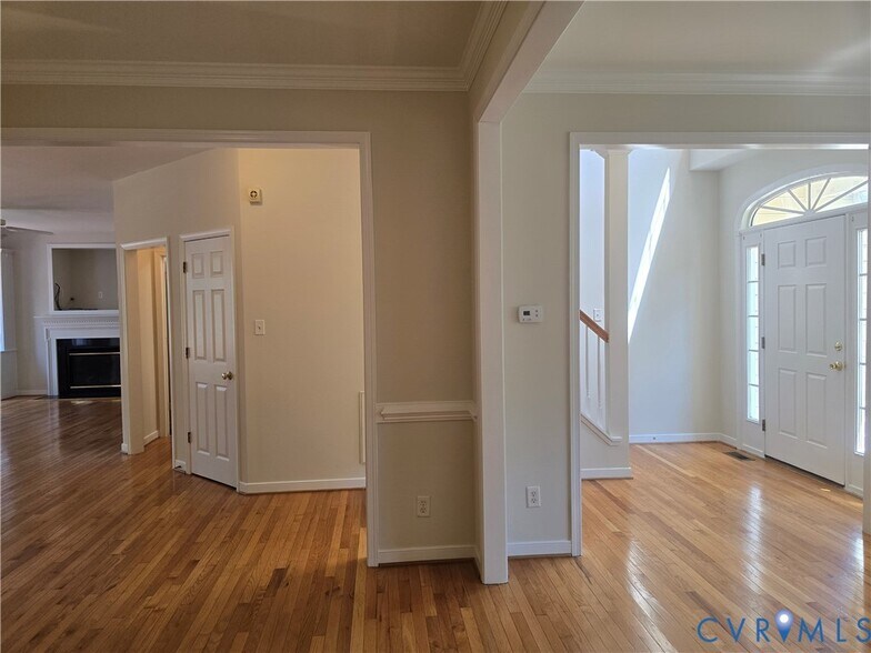 Building Photo - 9521 Pine Trails Ct