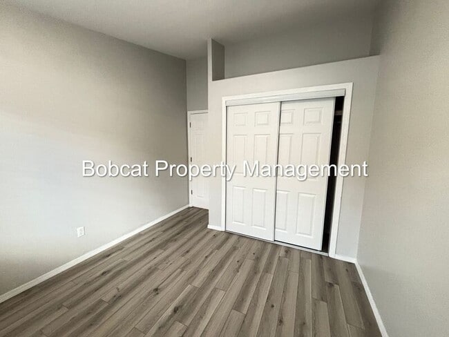 Building Photo - 2319 Blue Haven Ln