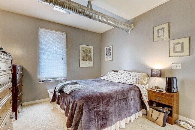 Building Photo - 2080 N Commerce St