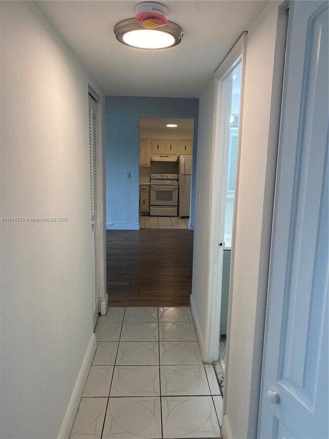 Building Photo - 486 NW 165th St