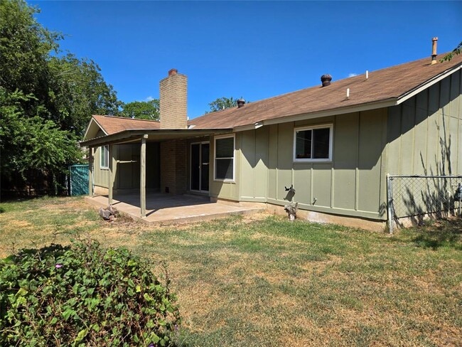 Building Photo - 6704 Clubway Ln