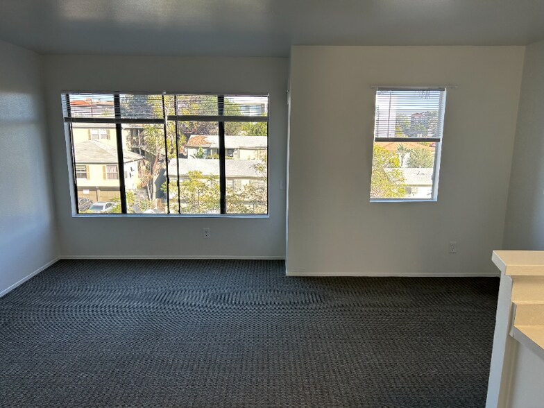 Building Photo - 2782 Broadway