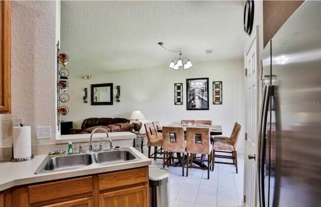 Building Photo - 2643 Old Kent Cir