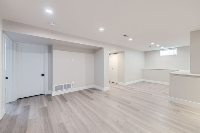 Building Photo - Bright, Modern Living in the Heart of Berk...
