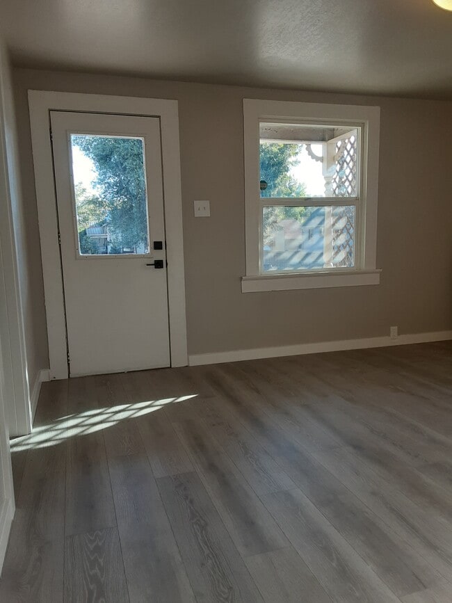 Building Photo - 1323 Washington St