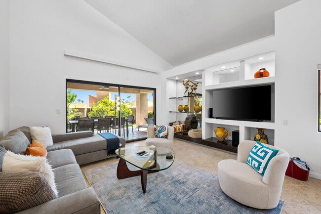 Building Photo - 73416 Mariposa Dr