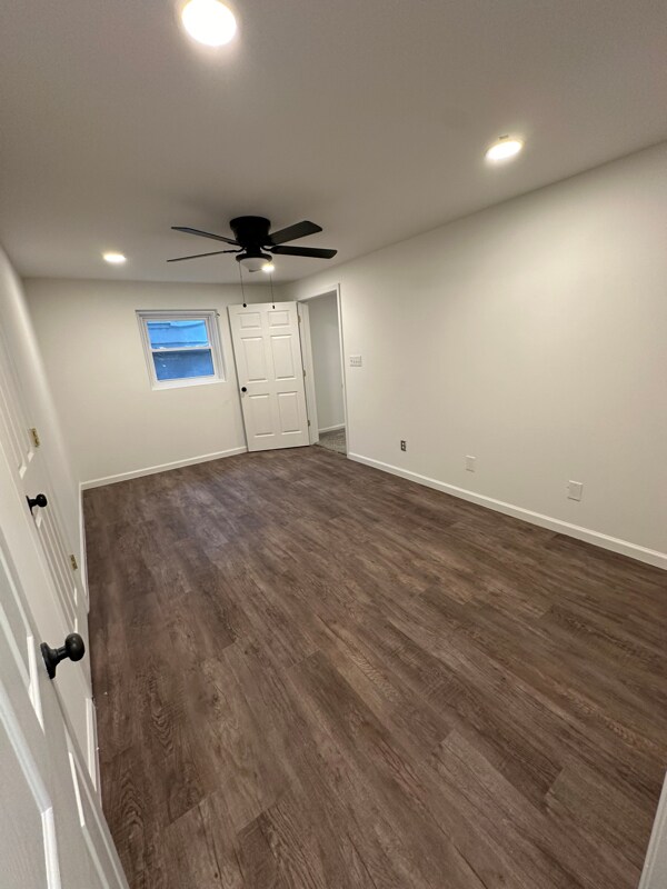 Building Photo - 301 Spring Hollow Rd