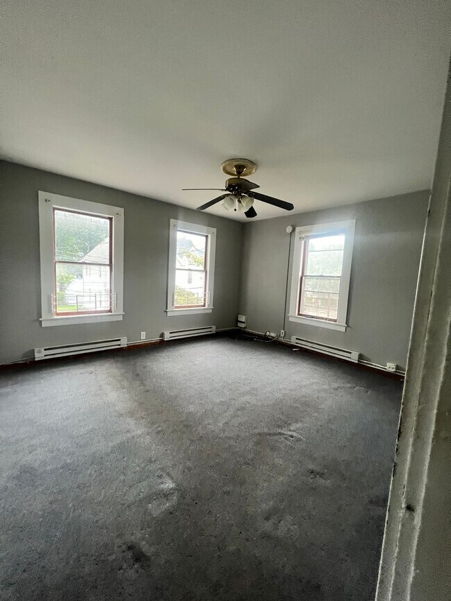 Building Photo - 17 Park Ave