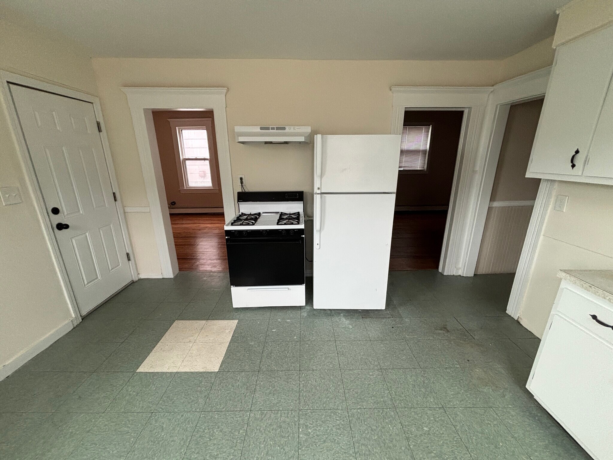 Building Photo - 182 Sheridan St