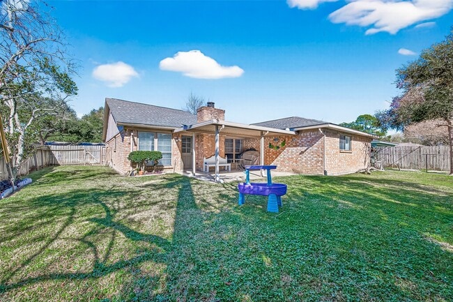 Building Photo - 22607 Fincastle Dr