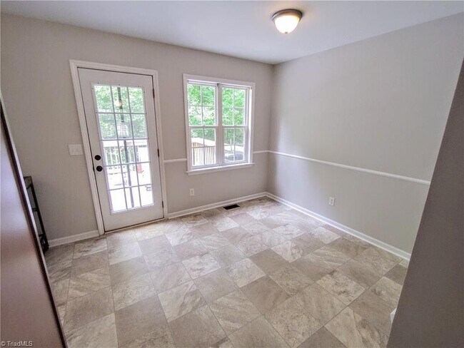 Building Photo - 3709 Courtland Cir