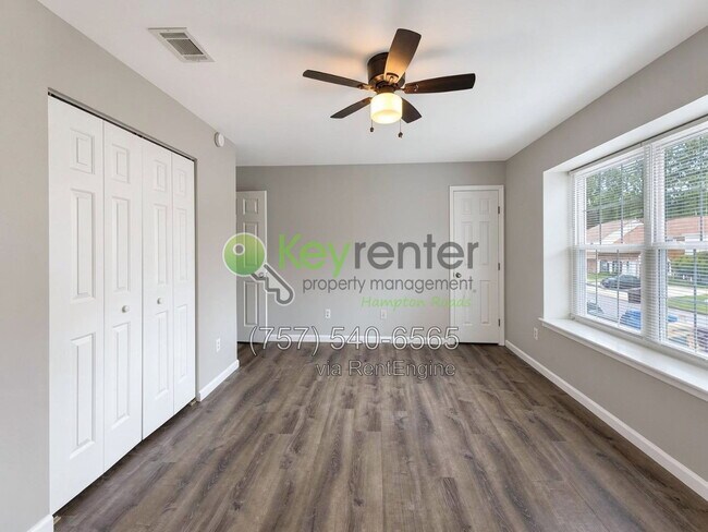 Building Photo - 810 Huntly Dr