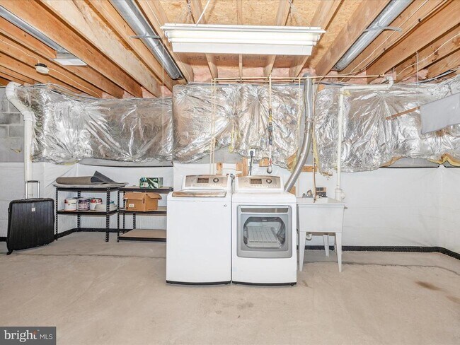 Building Photo - 18818 Liberty Mill Rd