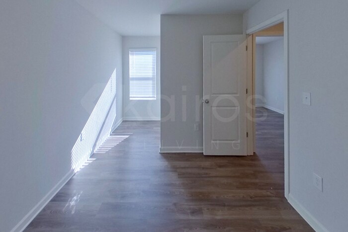 Building Photo - 520 Ivy Brook Way