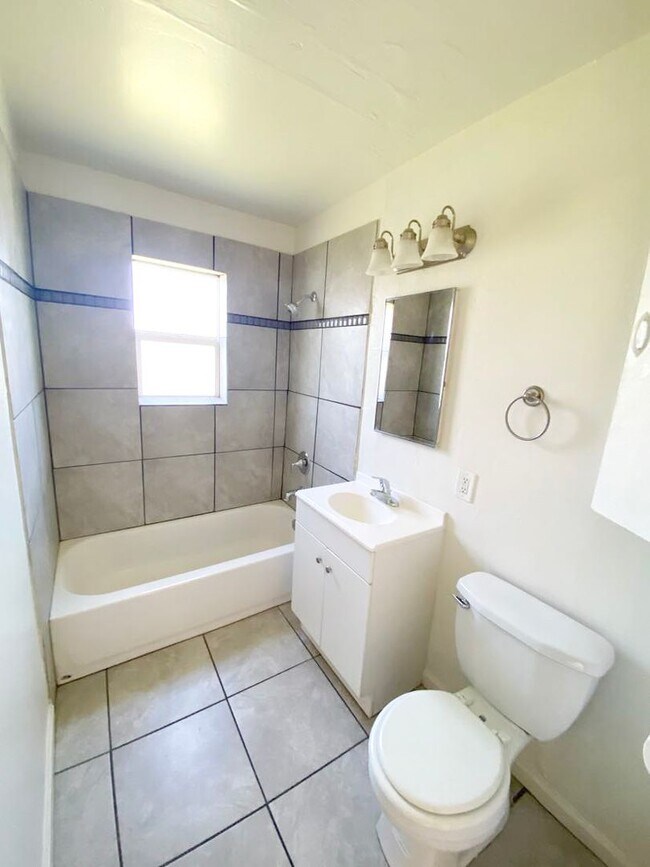 Building Photo - 3905 Huron St