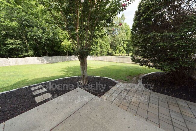 Building Photo - 112 Tanglewood Cir