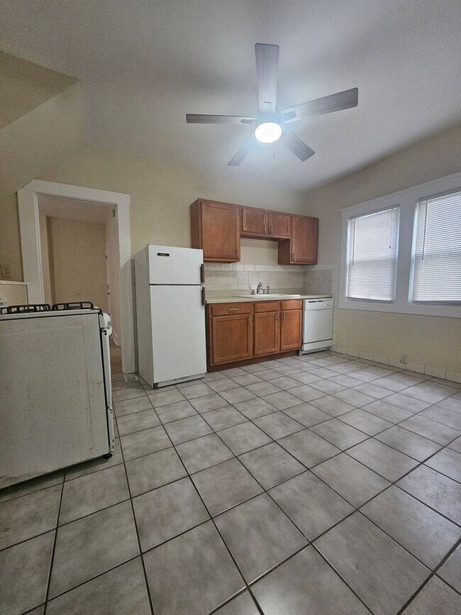 Building Photo - 3643 W 47th St