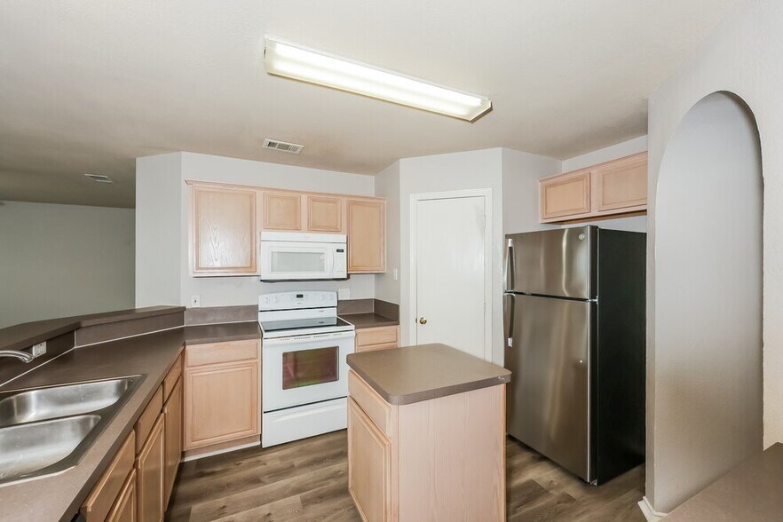 Building Photo - 522 Blueberry Hill Ln