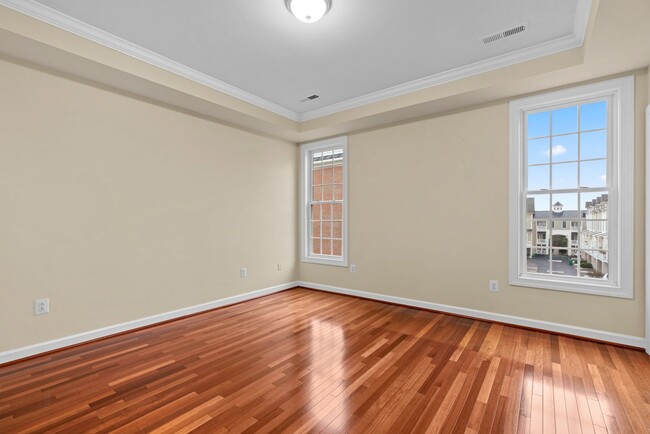 Building Photo - 3 Bed 2.5 Bath - Gaithersburg Townhouse - ...