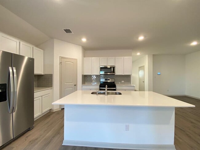 Building Photo - 202 Sweetwater Crk Ln