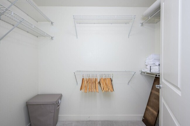 Building Photo - 5450 E Deer Valley Dr