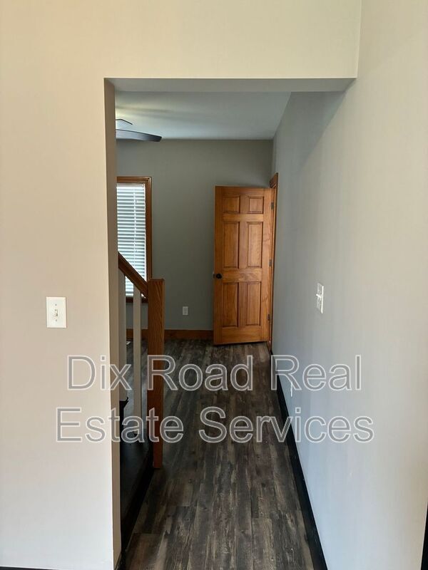 Building Photo - 915 Bellaire Ave