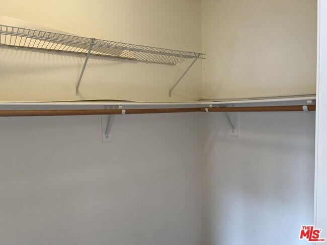 Building Photo - 12375 Osborne Pl