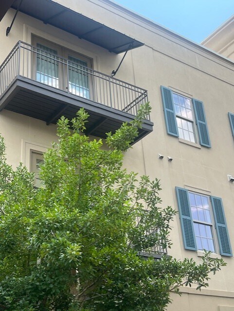 Building Photo - 8211 Village Plaza Ct