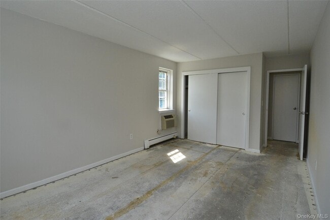 Building Photo - 1 Consulate Dr