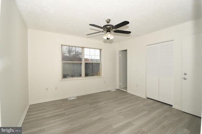 Building Photo - 8635 Union Pl