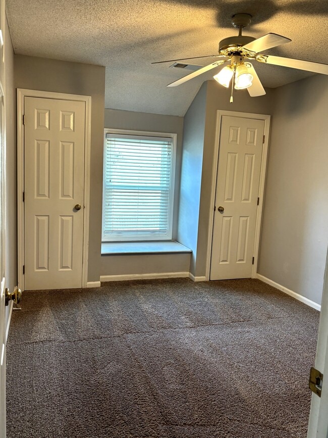 Building Photo - 13806 S Mullen St