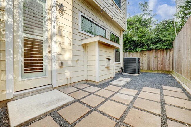 Building Photo - 1415 Malone St