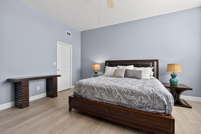 Building Photo - 805 Mainsail Cir