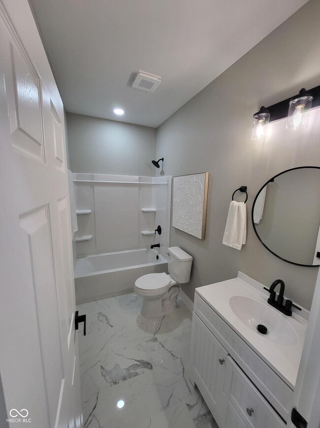 Building Photo - 822 N Gray St