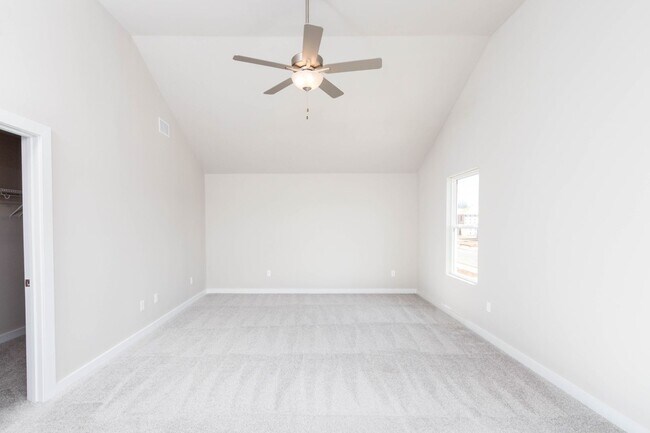 Building Photo - Beautiful 5 Bedroom, 2.5 Bath New Construc...