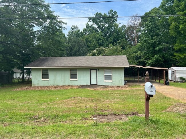 Primary Photo - 3 bedroom 1 bathroom in Northport