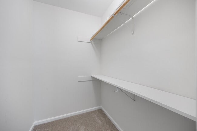 Building Photo - 111 Forest View Dr