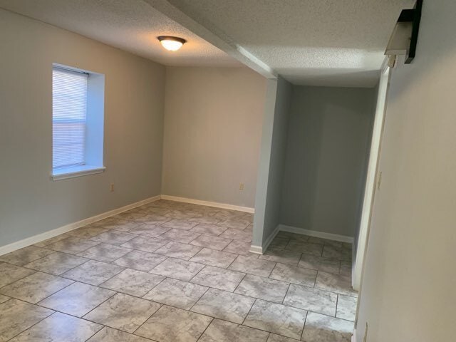 Building Photo - 42 S Claybrook St