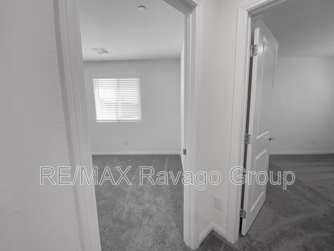 Building Photo - 9920 S Ullom Dr