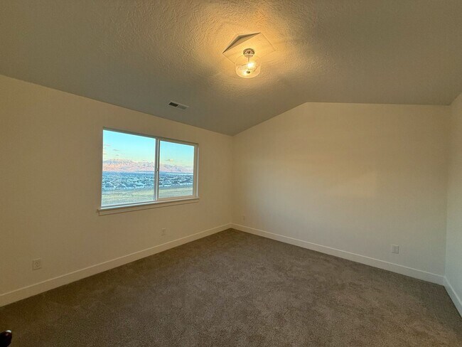 Building Photo - 2722 Blue Dawn Ln