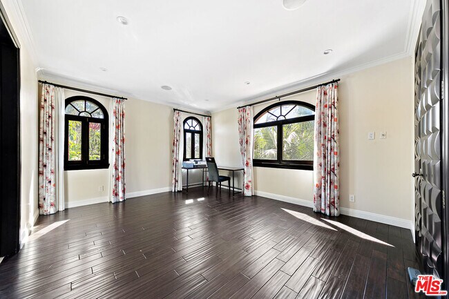 Building Photo - 458 Flores St