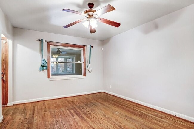 Building Photo - 3351 Clay St NE