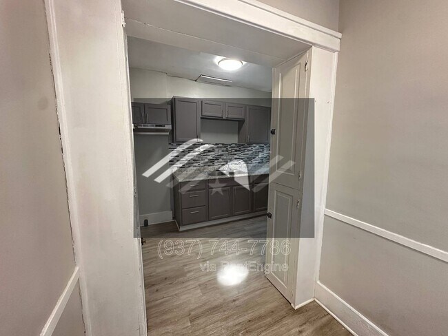 Building Photo - 2411 N Main St