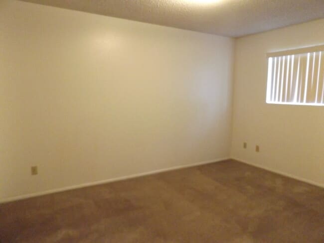 Building Photo - 2 Bedroom - 2 Bath Duplex