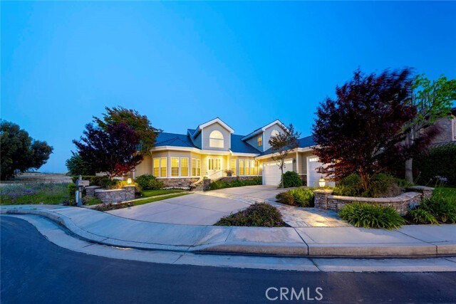 Building Photo - 12 San Remo