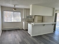 Building Photo - MOVE IN SPECIAL ON THIS NEWLY REMODELED UN...