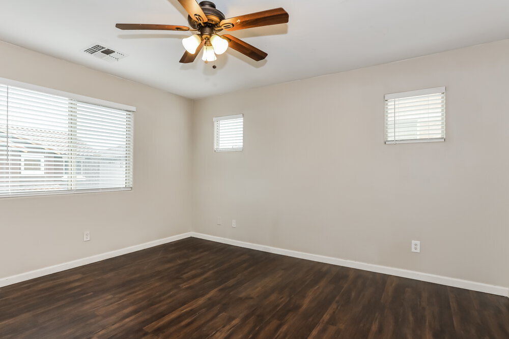 Building Photo - 339 S Travis